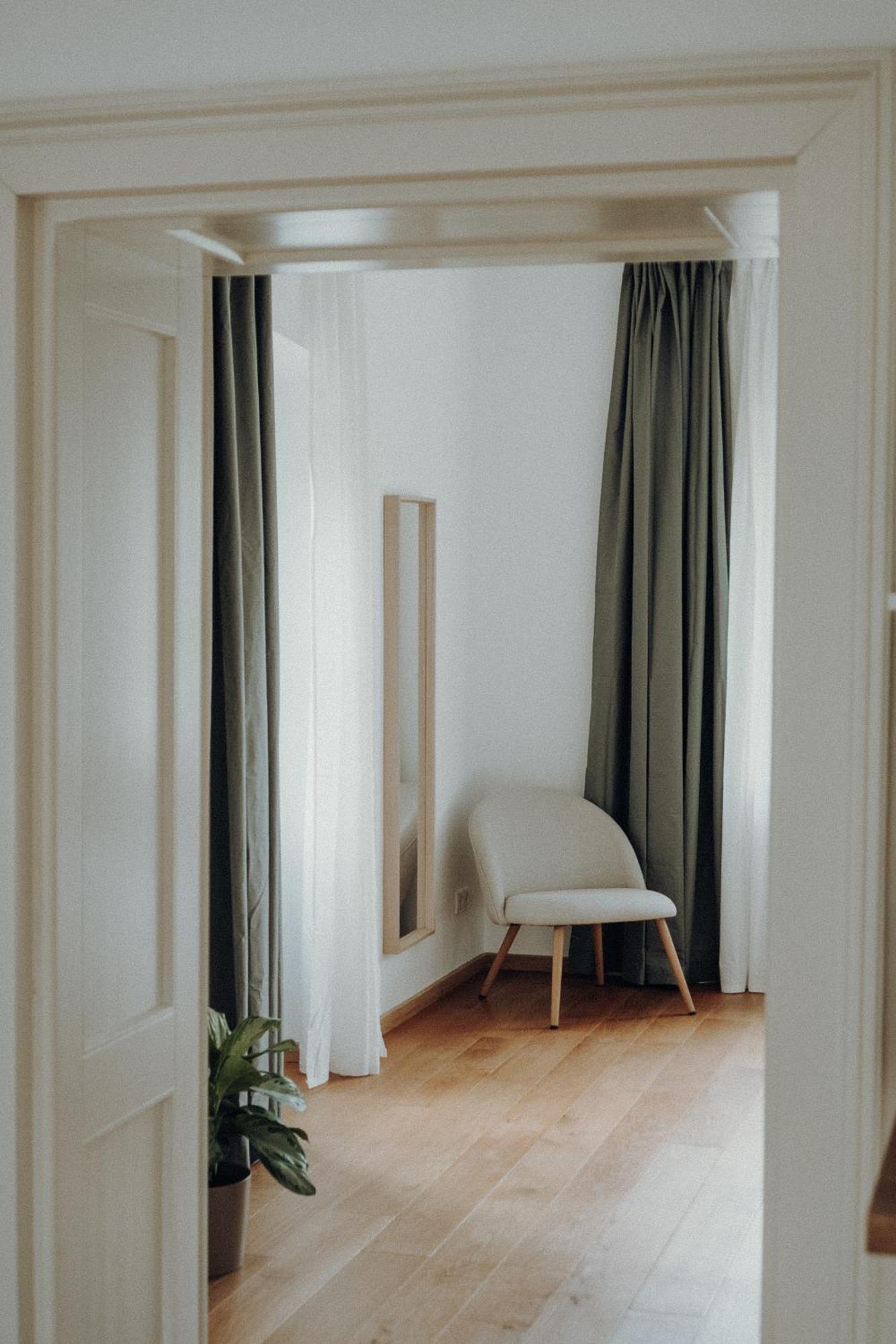 Weinstrassen Apartment Mit Zentrumsanbindung Neustadt an der Weinstraße エクステリア 写真